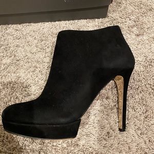 Vince Camuto size 7 1/2 booties. Like new